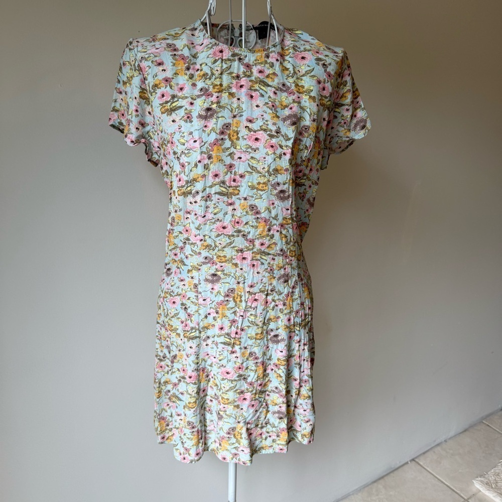 Something Navy floral short dress size S viscose short sleeve back zip romantic